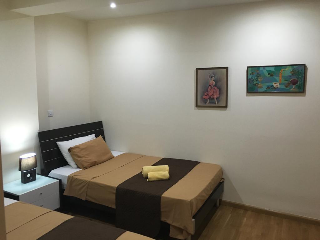 Ithaki Phinikoudes Apartment No. 205 ラルナカ エクステリア 写真