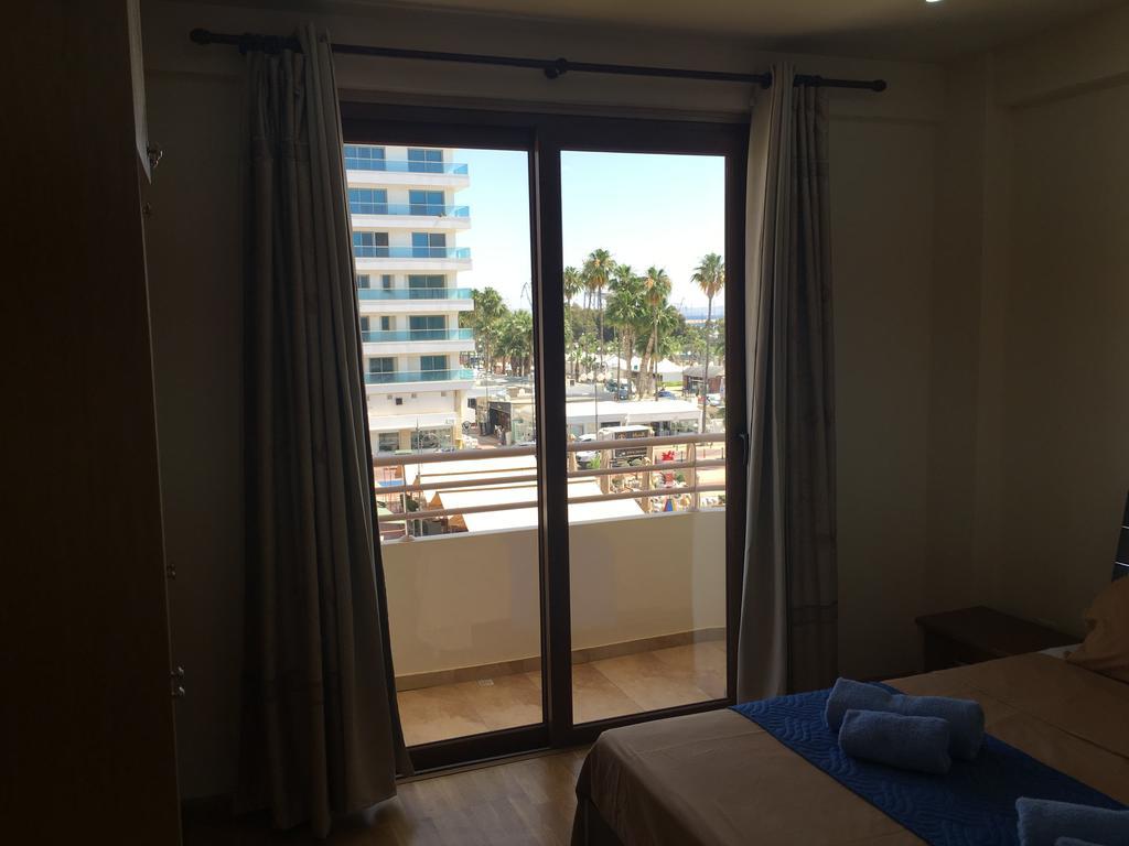 Ithaki Phinikoudes Apartment No. 205 ラルナカ エクステリア 写真
